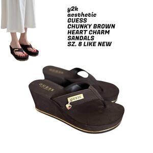 Y2K GUESS BROWN CHUNKY PLATFORM HEART CHARM SANDALS FLIP FLOPS SZ. 8 LIKE NEW